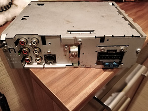 Магнитола JVC KD-G721 (3 фото из 3)