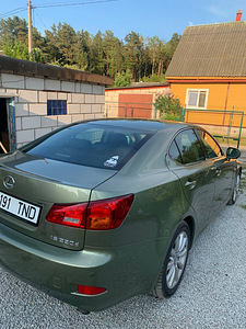 Лексус IS220D 2006 (4 фото из 12)