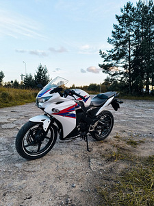 Honda CBR125r 2013 (1 фото из 9)