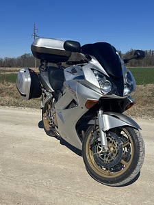 Honda vfr800 (3 фото из 10)