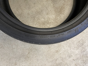 225/40/19 Bridgestone Turanza T005 (7 foto / 7)