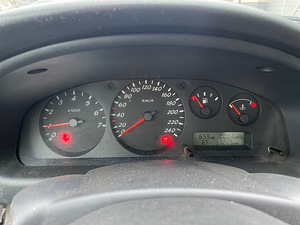 Nissan Almera (5 foto / 5)
