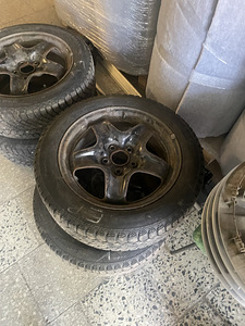 Резина+диски 215/55 r17 (2 фото из 3)