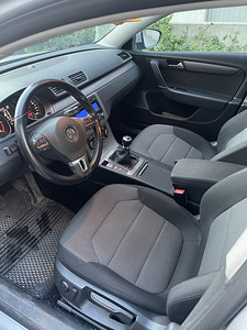 Volkswagen Passat (6 foto / 9)