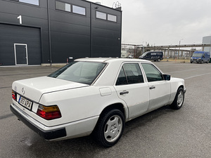 Mercedes Benz w124 200D (2 foto / 15)