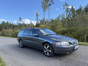 Volvo V70 2.4d nelikvedu (2 foto / 9)