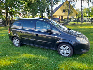Opel zafira 1.7 2010 (1 foto / 15)