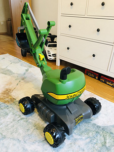 Экскаватор John Deere (дети) (1 фото из 7)