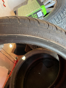 235/35 R19 (2 foto / 2)