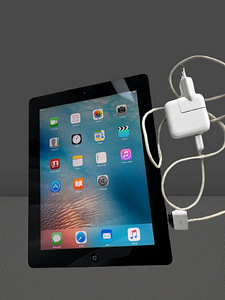 Apple iPad 2 32GB Wi-Fi (1 foto / 2)