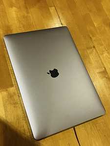 Apple MacBook Pro 15-inch, 2017 (3 foto / 6)
