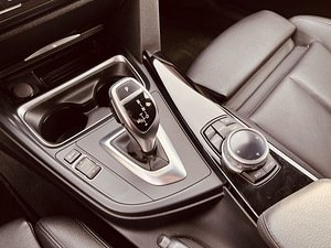 BMW 320d sport (8 foto / 12)