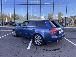 Audi A4 Avant 4x4 2007a (8 foto / 15)