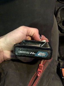 Makita 2.0ah 10.8V (1 foto / 2)