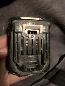 Makita 10.8v 2.0ah (4 foto / 4)
