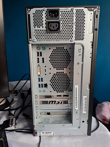 Fujitsu tagasihoidlik gaming pc (4 foto / 5)