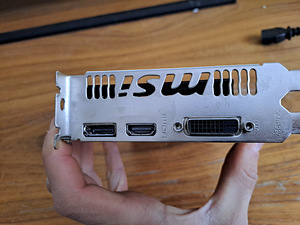 MSI AERO GTX 1050TI (2 foto / 3)