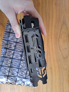 MSI RTX 2070 GAMING Z (4 foto / 4)