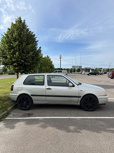 Volkswagen Golf 3 1.8 66KW (3 foto / 15)