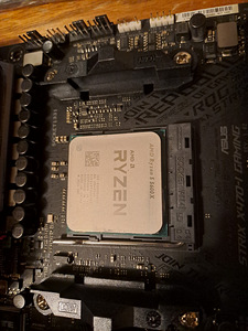Asus ROG Strix x470-i/r5 5600x/16GB (3 foto / 8)