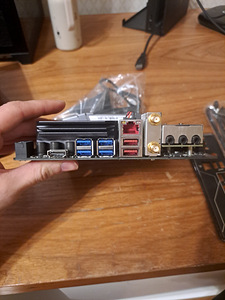 Asus ROG Strix x470-i/r5 5600x/16GB (5 foto / 8)