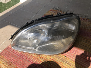 Parempoolsed esituled Mercedes-Benz s320 (3 foto / 3)