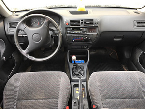 Honda Civic TÜV до 09.2023 (6 фото из 7)
