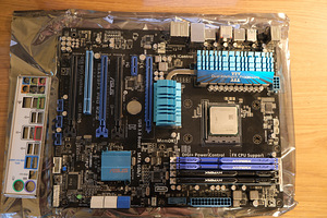 Содержимое корпуса Asus M5a99FX PRO 2.0 / FX6350 / DDR3 1866 (2 фото из 2)