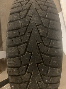 Uueväärsed naastrehvid 235/60R18 (2 foto / 2)