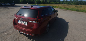 TOYOTA AURIS (3 фото из 15)