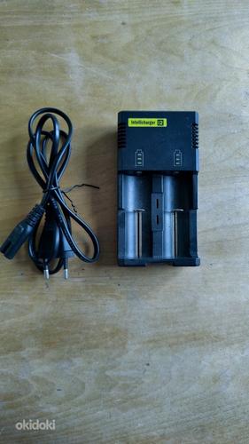 NiteCore i2 интеллектуальное зарядное устройство (фото #1)