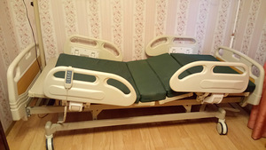 Медицинская кровать с электроприводом Armed FS3238WGZF4