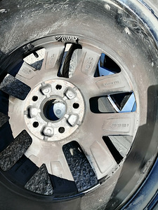 17" VW valuveljed Nivelles suverehvidega (5 foto / 6)