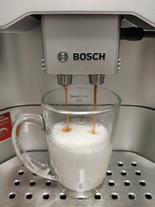 Bosch täisautomaatne espressomasin (5 foto / 8)