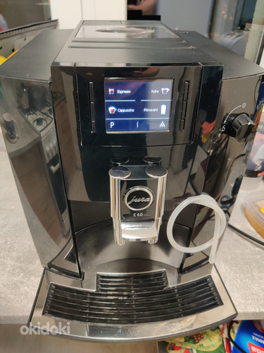 Полностью автоматическая кофемашина Jura E60 (фото #1)