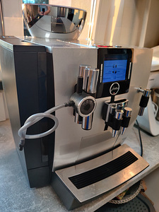 Jura täisautomaatne espressomasin (1 foto / 3)