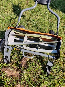 Газонокосилка Fiskars (1 фото из 3)