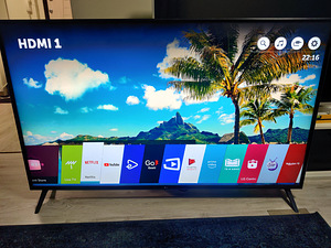 65" 4K UHD телевизор SmartTV (2 фото из 5)