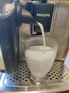 Philips LatteGo täisautomaatne kohvimasin (5 foto / 7)