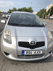 Toyota Yaris (1 foto / 5)