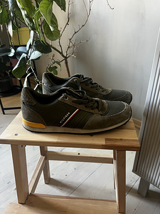 Tommy hilfiger tossud (1 foto / 2)