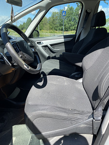 Citroen C4 Picasso (5 фото из 8)