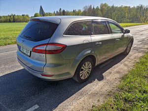 Ford Mondeo 1.8 td ghia 2008 (4 foto / 8)