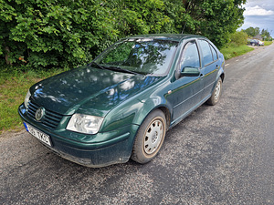 Volkswagen Bora 1.6 (4 foto / 6)