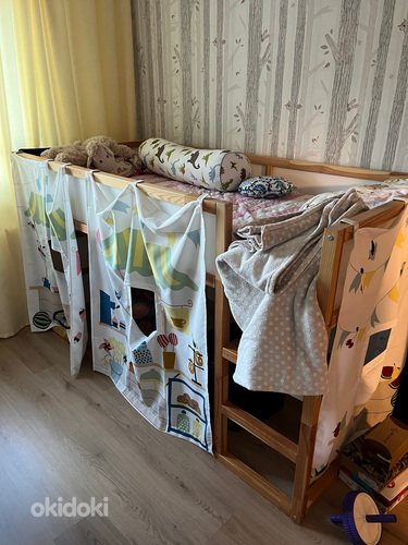 Детская кровать IKEA KURA + матрас + занавеска для кровати