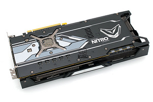 Sapphire NITRO+ RX VEGA64 8G HBM2 (3 foto / 4)