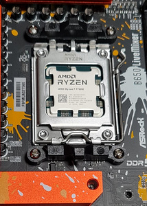 AMD Ryzen™ 7 7700X BOX (2 фото из 3)