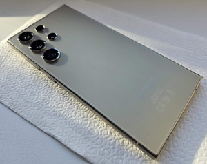 Samsung Galaxy S24 Ultra 1TB (2 foto / 4)