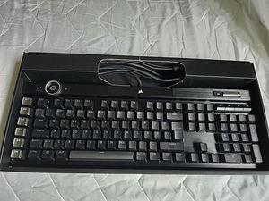 Механическая клавиатура Corsair K100 RGB - переключатели Cor (3 фото из 7)