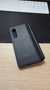 Galaxy Z Fold3 5G Flip Cover with Pen (3 foto / 3)